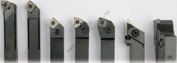 Виды токарных резцов со сменными пластинами с механическим креплением